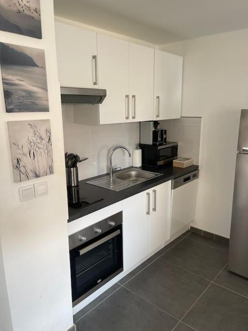Proche Mer Et Centre Appart 2 Pieces Wifi&Clim Sainte-Maxime Buitenkant foto