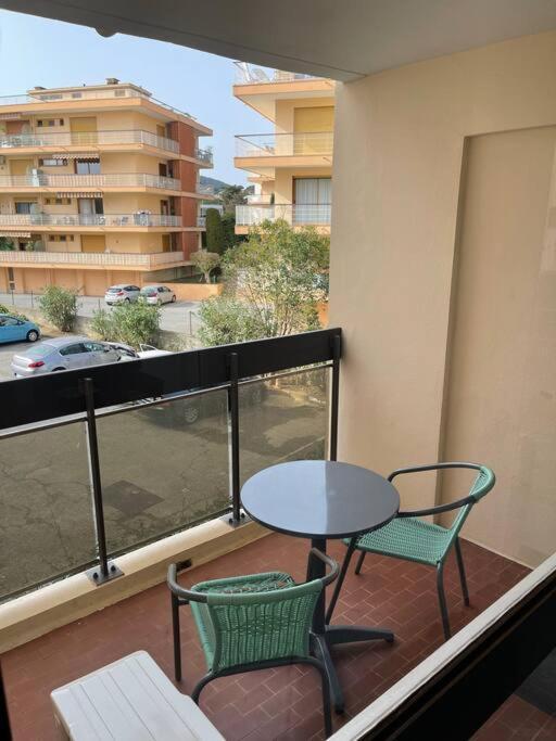 Proche Mer Et Centre Appart 2 Pieces Wifi&Clim Sainte-Maxime Buitenkant foto